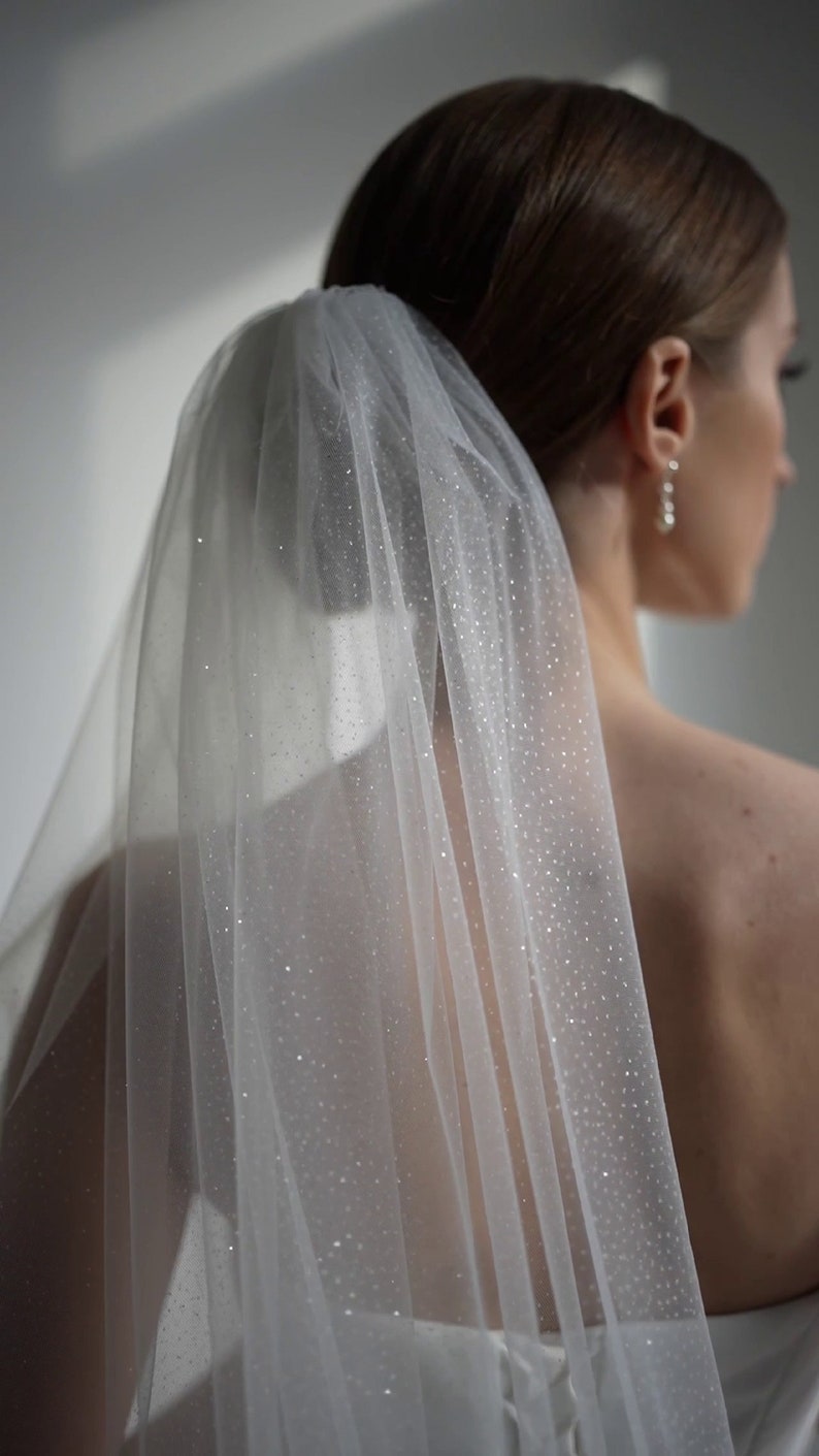Short wedding veil, Bachelorette party veil, Mini veil, Shoulder length veil, Pearl simple single tier veil, Hen party veil Glitter