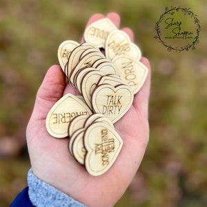Juego de fichas y caja de actividades traviesas (20 fichas y caja) - Cita nocturna - Regalo de broma - Adulto - Dormitorio - Regalo de San Valentín picante - Para él, para ella, para su esposo