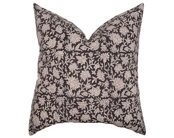 Insert Printed On Both Side Designart CU8693-20-20-C Fractal Purple Flower in Dark Floral Round Cushion Cover for Living Room Sofa Throw Pillow 20 Insert Printed On Both Side Designart CU8693-20-20-C Fractal Purple Flower in Dark Floral Round Cushion Cover for Living Room Sofa Throw Pillow 20
