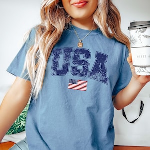 Retro USA Flag Shirt, Womens USA Shirt, 4th of July Shirt, America Shirt, Patriotic Day Shirt, Womens 4th of July Shirt, American Flag Shirt