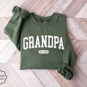 Retro Personalized Grandpa Sweatshirt, Fathers Day Gift, Cool Grandpa Sweatshirt, Gift for Grandparents, Gift for Grandpa, New Grandpa Gift
