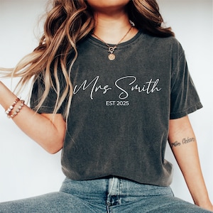 Personalized Mrs Shirt, Mrs Custom Last Name Shirt, Bride to be Gift, Custom Bridal Gift, Future Mrs, Gift for Bride, Bride Shirt