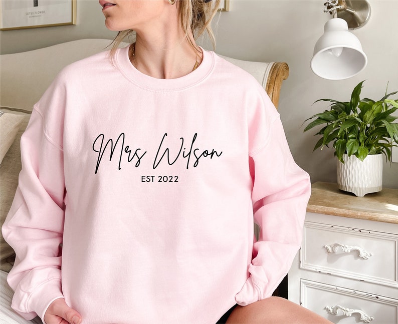 custom-mrs-sweatshirt-mrs-personalized-last-name-sweatshirt-etsy