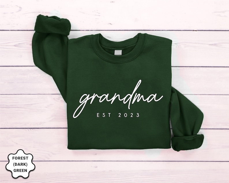 Personalized Grandma Est Sweatshirt, Mothers Day Gift, Gift for Grandmother, Nana Sweatshirt, Tante Sweatshirt, Tia Sweatshirt, Mommy Shirt image 4