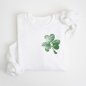Womens St Patricks Sweatshirt, Retro Shamrock Sweatshirt, Cute Lucky Sweatshirt, Happy Shamrock Shirt, Irish Shirt, Saint Patrick Day Shirt immagine 7