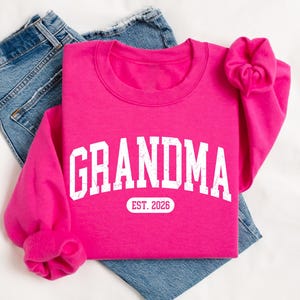 Personalize Mom Gift For Grandma Sweatshirt, Mothers Day Gift, Nana Sweater, Gigi Mimi Tia Mommy Outfit zdjęcie 9