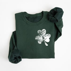 Womens St Patricks Sweatshirt, Retro Shamrock Sweatshirt, Cute Lucky Sweatshirt, Happy Shamrock Shirt, Irish Shirt, Saint Patrick Day Shirt immagine 4