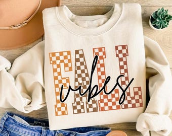 Retro Fall Vibes Sweatshirt: Cozy Pumpkin Thanksgiving Outfit