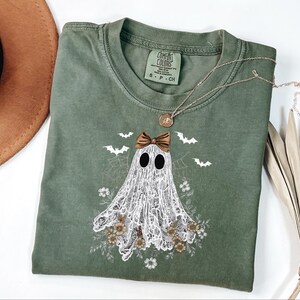 Floral Ghost Shirt, Cute Ghost Shirt, Womens Ghost Shirt, Cottagecore Halloween, Retro Halloween Gift, Spooky Season Shirt, Halloween Outfit image 2