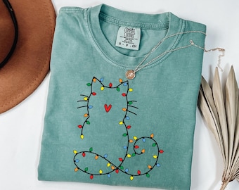Cute Cat Christmas Shirt : Cat Lover Holiday Gift, Womens Xmas Graphic Tee