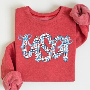 Womens Floral USA Flag Sweatshirt, 4th Of July Shirt, Cute USA Shirt, Patriotic Shirt, American Flag Shirt, America Shirt, Red Blue White
