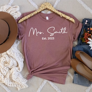 Personalize Mrs Shirt, Mrs Custom Last Name Shirt, Bride to be Gift, Custom Bridal Gift, Future Mrs, Gift for Bride, Bride Shirt