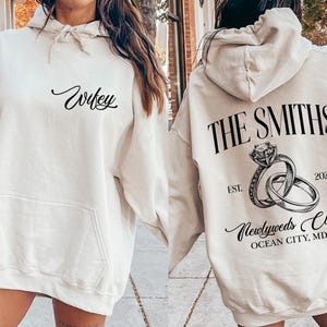 The Bach Club Engagement Sweatshirt, Custom Last Name Sweatshirt, Mrs Sweatshirt, Personalize Mrs Shirt, Wifey Sweatshirt, Bride Sweatshirt zdjęcie 1