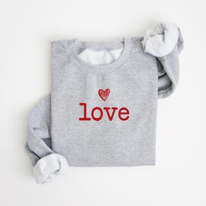 Sudadera con corazones de San Valentín para mujer, sudadera con corazones de San Valentín para maestra, camiseta con corazones para mamá, camiseta del Día de San Valentín imagen 7