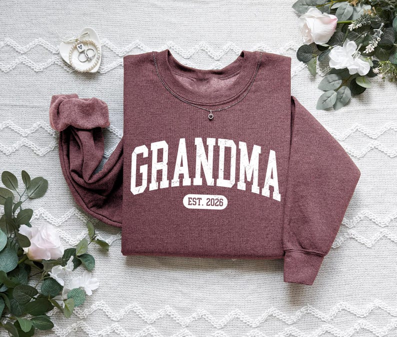 Personalize Mom Gift For Grandma Sweatshirt, Mothers Day Gift, Nana Sweater, Gigi Mimi Tia Mommy Outfit zdjęcie 5