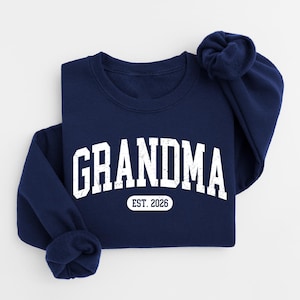Personalize Mom Gift For Grandma Sweatshirt, Mothers Day Gift, Nana Sweater, Gigi Mimi Tia Mommy Outfit zdjęcie 8