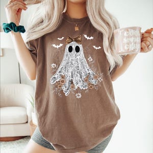 Floral Ghost Shirt, Cute Ghost Shirt, Womens Ghost Shirt, Cottagecore Halloween, Retro Halloween Gift, Spooky Season Shirt, Halloween Outfit image 4