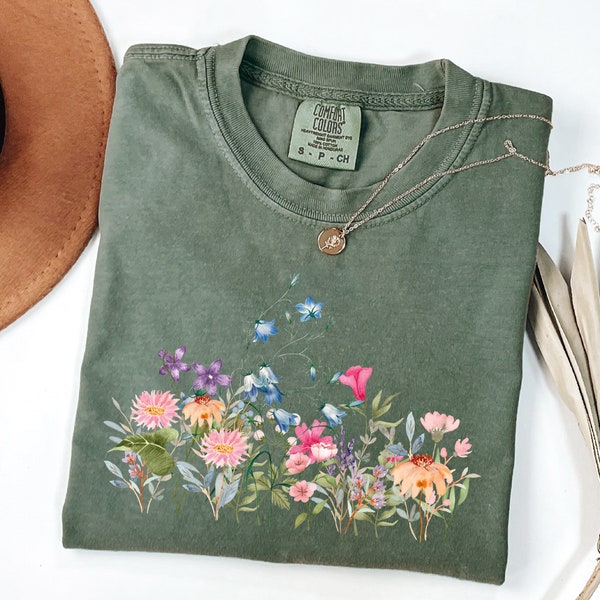 Pressed Flower Shirt, Wildflower Tshirt, Boho Cottagecore Crewneck, Watercolor Botanical Floral Shirt, Mothers Day Gift, Flowers Lover Mom