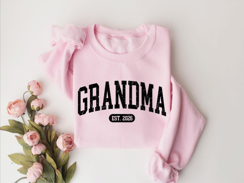 Personalize Mom Gift For Grandma Sweatshirt, Mothers Day Gift, Nana Sweater, Gigi Mimi Tia Mommy Outfit zdjęcie 10