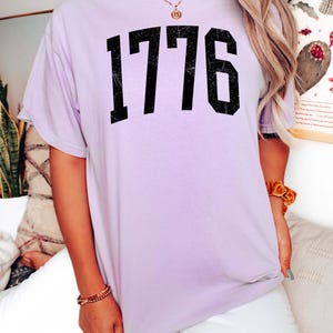 Camiseta retro de EE. UU. de 1776, camiseta de EE. UU. para mujer, camiseta del 4 de julio, camiseta de Estados Unidos, camiseta del Día Patriótico, camiseta del 4 de julio para mujer, camiseta con la bandera estadounidense imagen 4