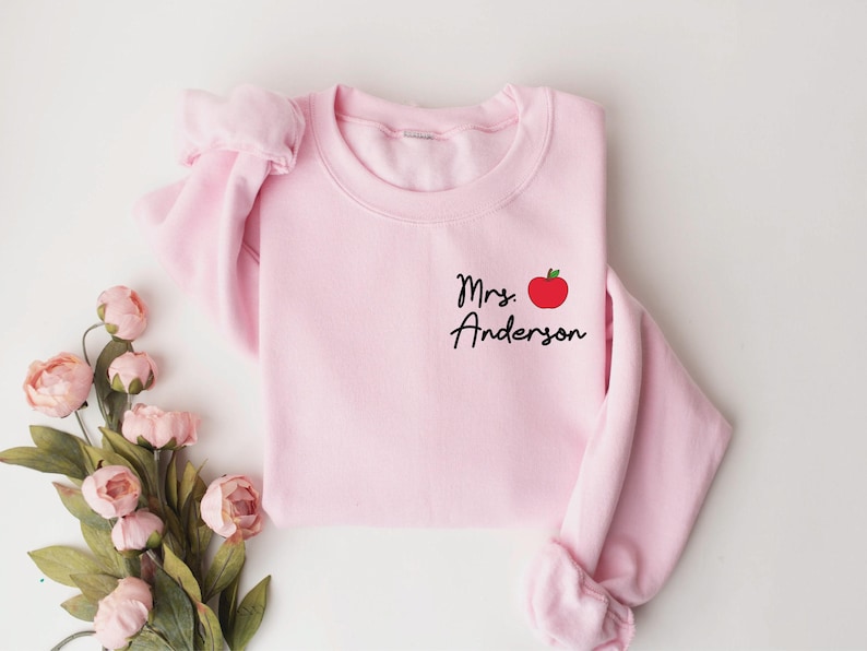 Sudadera personalizada con apellido de profesor, regreso a clases, camiseta de maestra, camiseta personalizada para profesor, agradecimiento al profesor, regalo para profesor imagen 5