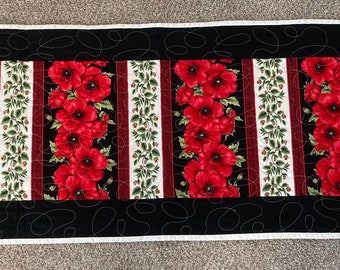 Navy Blue & Red Floral Poppy Design Fabric Table Runners 110cm 135cm 180cm Navy Blue & Red Floral Poppy Design Fabric Table Runners 110cm 135cm 180cm