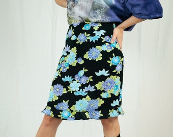 Floral Flare Skirt / Vintage 90s Y2K Blue Purple Flower Pattern Midi Skirt Grunge