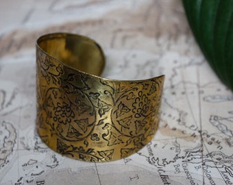 Ivy Vine Cuff Bracelet in Gold