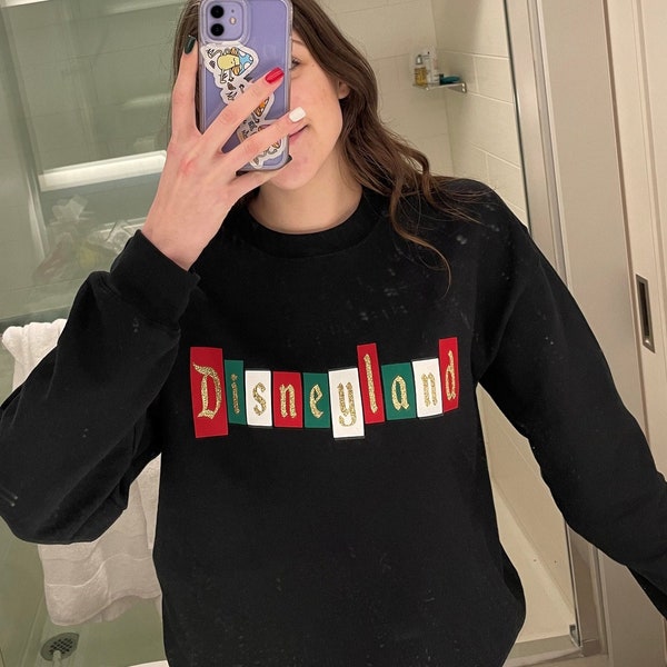 Christmas Disneyland Marquee Sign Sweatshirt Holiday Mickey Mouse Crewneck Disney Winter Long Sleeve Outfit Glitter Green Red Hoodie Disney