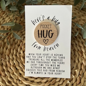 Pocket Hug from Heaven - optionele personalisatie - houtgegraveerde token - cadeau voor verlies - knuffel uit de hemel - mis je cadeau