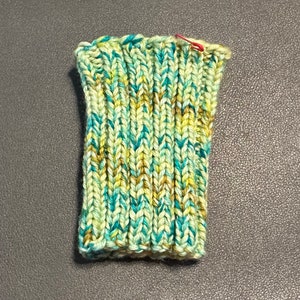 Regular Green and Yellow Ribbed Coffee/Tea Cozy image 5