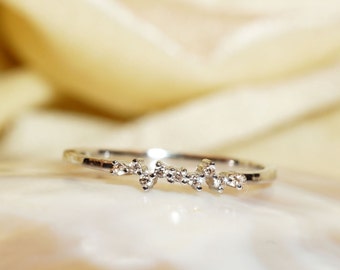 White Diamonds / Cluster Ring in 14k Gold / Natural Diamond Cluster Ring / Unique Diamond Stackable Ring / Solid Gold Ring / Fine Stack Ring