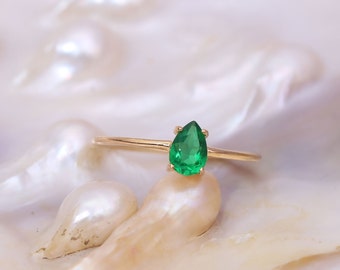 Pear Emerald Ring / 14K Gold Emerald Ring / Emerald Jewelry / Gift for Her / May Birthstone/ Wedding Ring / Engagement Ring / Prong Set Ring