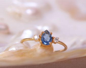 Saphir und Diamant Ring / 14k Gold Diamant und Saphir Ehering / Jubiläumsring / Birnenring / Stapelring / Blauer Saphirring