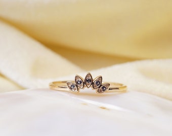 14k Gold Art Deco Sapphire Ring / Wedding Ring / Stackable Sapphire Ring / Crown Ring / Solid Gold Ring /Wedding Ring / Sapphire Crown Ring