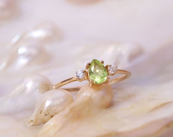 Peridot and Diamond Ring / 14k Gold Diamond and Peridot Wedding Ring /  Anniversary Ring / Pear Ring / Stacking Ring / Dainty Ring