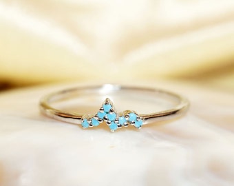 Dainty Turquoise Ring / Turquoise Cluster Ring / 14k Gold Turquoise Ring / Genuine Turquoise Ring / Natural Turquoise Jewelry/ Stacking Ring