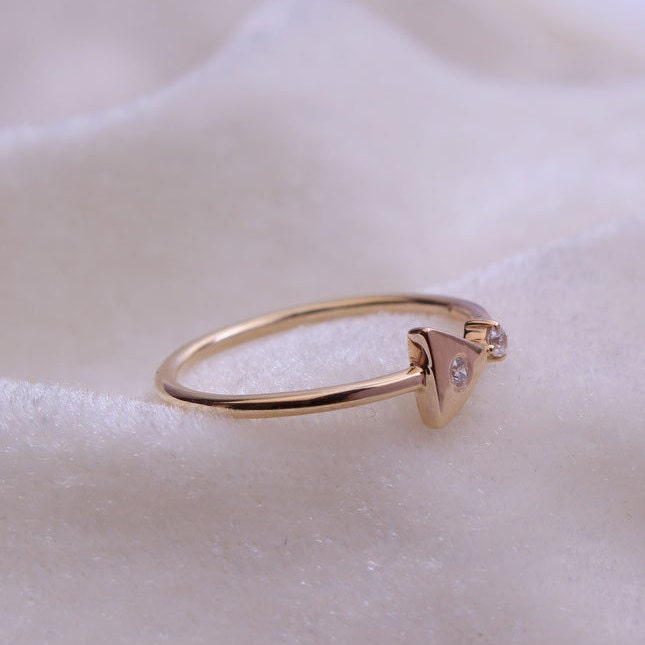 Arrow Ring / 14k Yellow Gold Diamond Ring / Engagement Ring / | Etsy