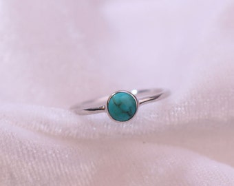 Turquoise Ring / Round Cut Turquoise Ring In 14k Gold / Stackable Turquoise Ring / Natural Turquoise / December Birthstone Ring / Fine Ring