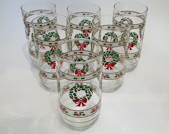 Vintage Christmas Holiday Wreath Glasses / Set of 6 Christmas Cups