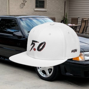 Mustang 5.0 Embroidered Snapback Hat – A Perfect Christmas Gift for Car Lovers, Gift for Dad or Grandpa