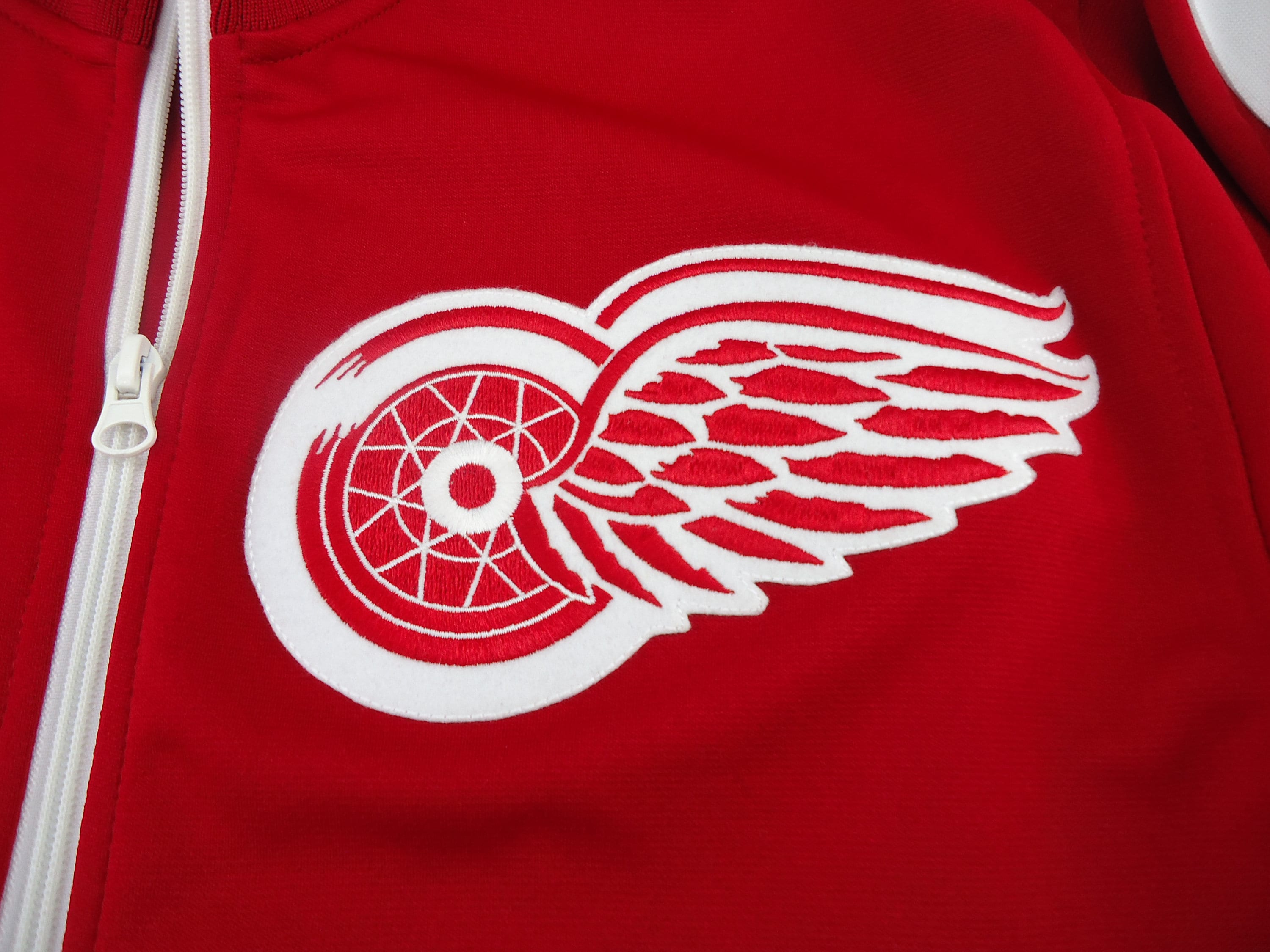 Wings одежда. Red wings одежда. red wing leather jacket. логотип detroit red wings 400-400. detroit red wings logo.