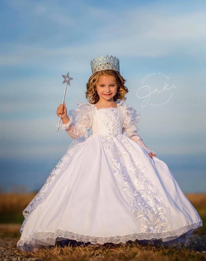 Free Free 317 Glinda Crown Svg SVG PNG EPS DXF File