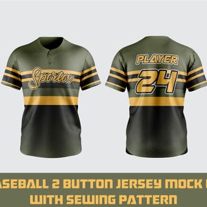 Può includere: Mockup di maglia da baseball verde oliva e nera. La parte anteriore mostra "Sportov" in oro, mentre il retro mostra "PLAYER" e il numero "24" in oro. La maglia ha strisce nere e oro sulle maniche.