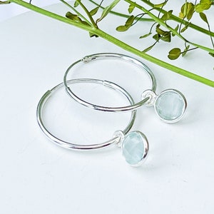Pendientes de aro de aguamarina en plata de ley, joyería de piedra natal de marzo
