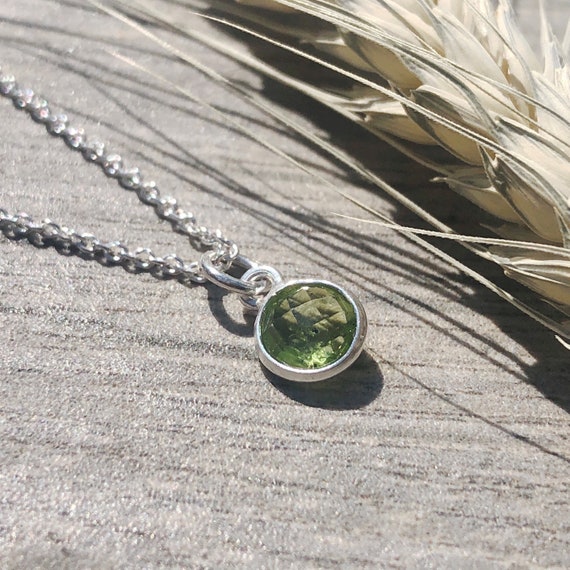 Etsy shop peridot necklace