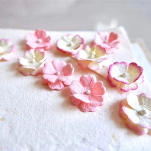 100 stuks mini papier bloemen roze toon, moerbei bloemen, bloem sticker 20mm voor Scrapbooking DIY Wedding Card poppenhuis bloemen Valentijn.