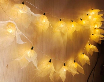 String Lights Flowers White Cream Fairy Lights for Bedroom Decor/ Wall Hanging Lights Wedding Dorm String Lights 20 bulbs ( Plug-in )