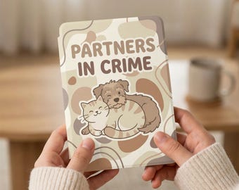 Funda Kindle: Arte de mascota personalizado, diseño de perro y gato de "Compañeros del crimen"
