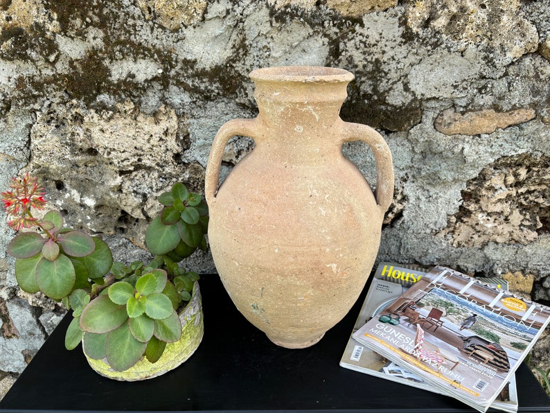 Vintage Decor Old Copper Jug, Aged And Antiqued Copper Vessel / Vase / Pot image 2